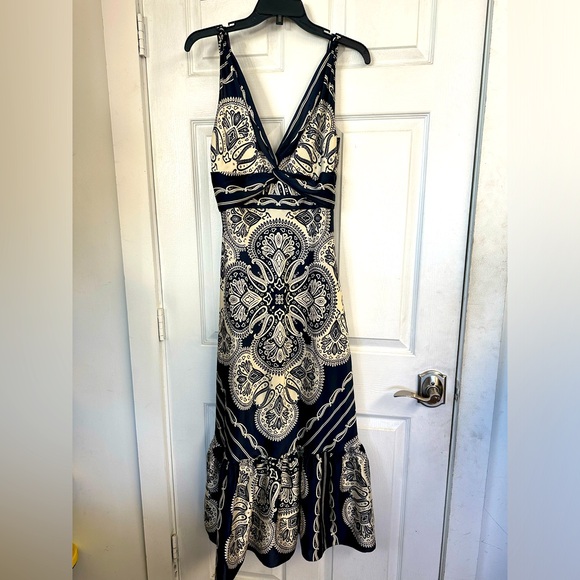 Dayane Dress - Picture 3 of 5